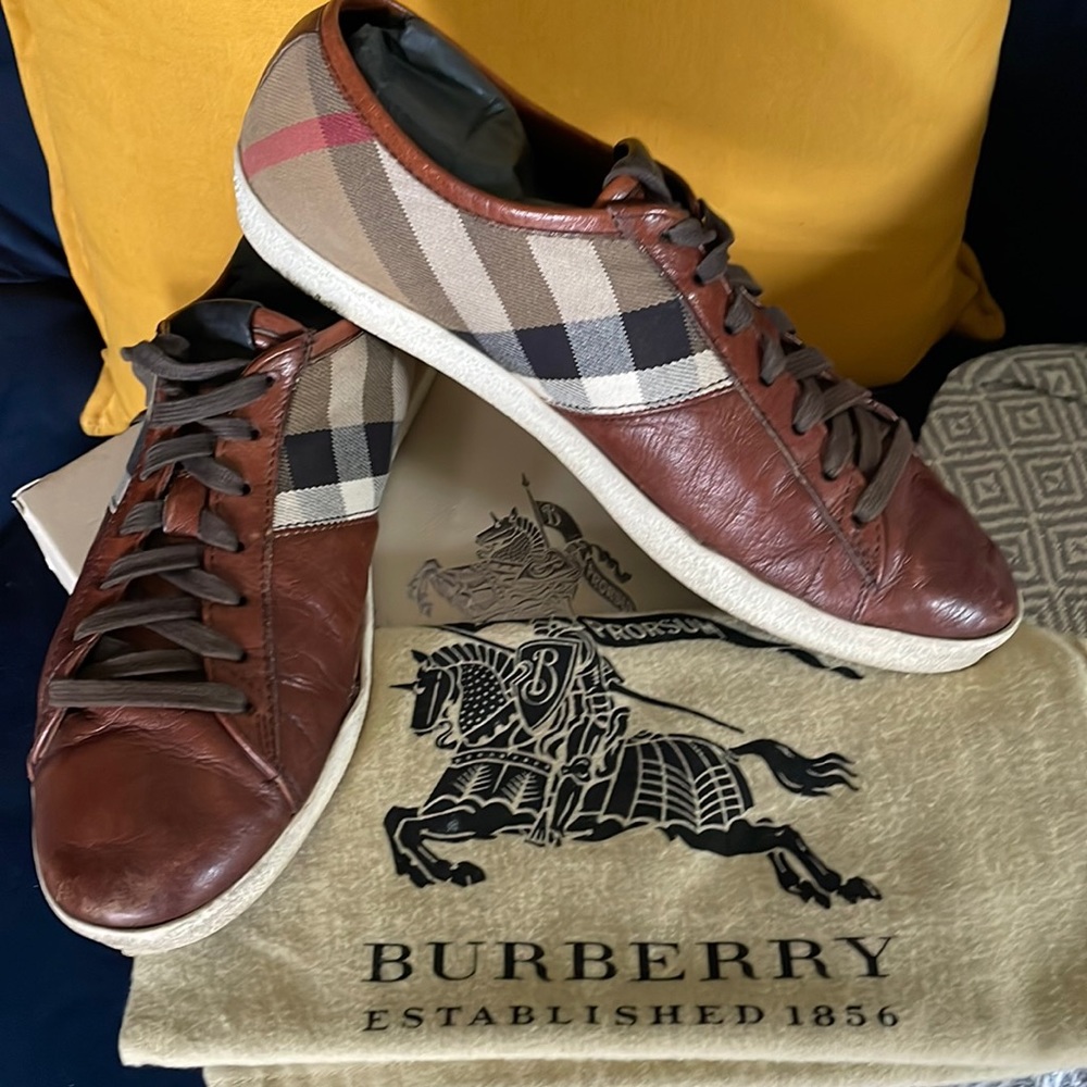 Burberry Lace Up
